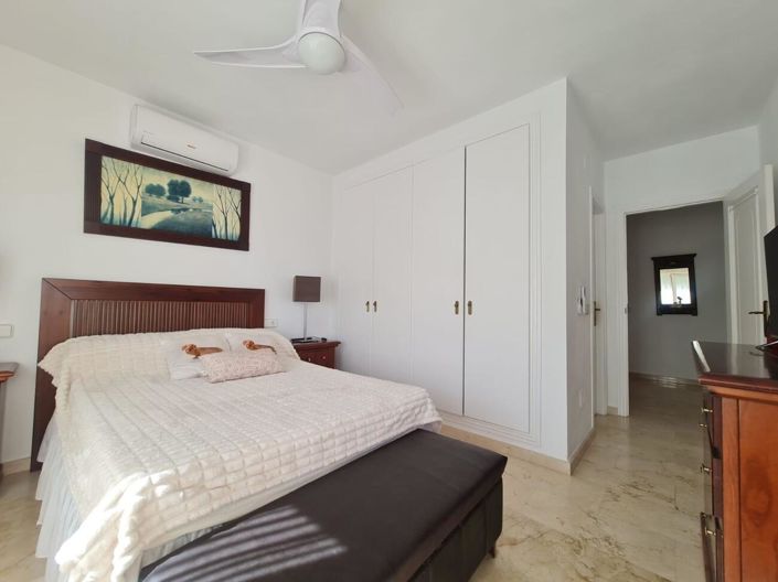 Image No.8-3 Bed Villa for sale