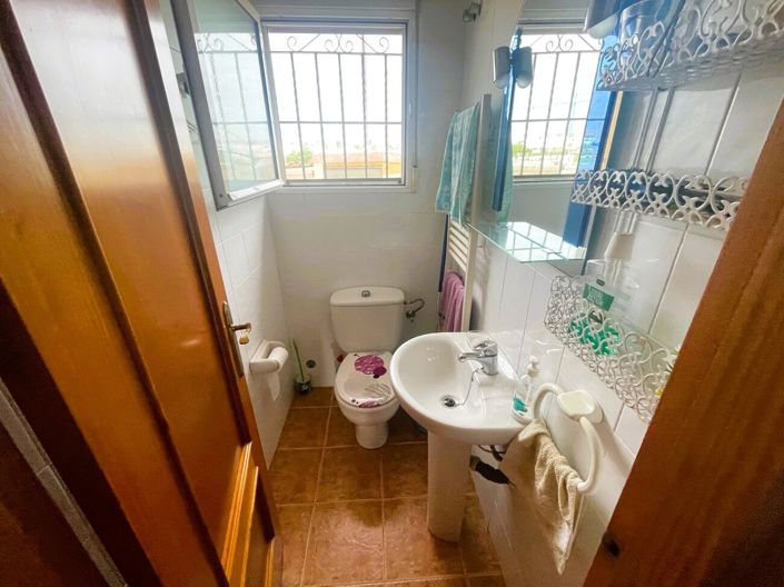 Image No.14-3 Bed Townhouse for sale