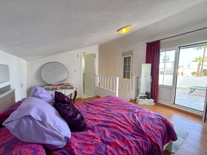 Image No.26-3 Bed Townhouse for sale