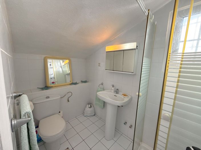 Image No.30-3 Bed Townhouse for sale