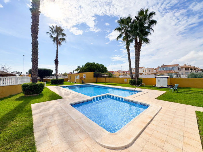 Image No.20-2 Bed Townhouse for sale