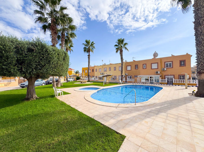 Image No.21-2 Bed Townhouse for sale