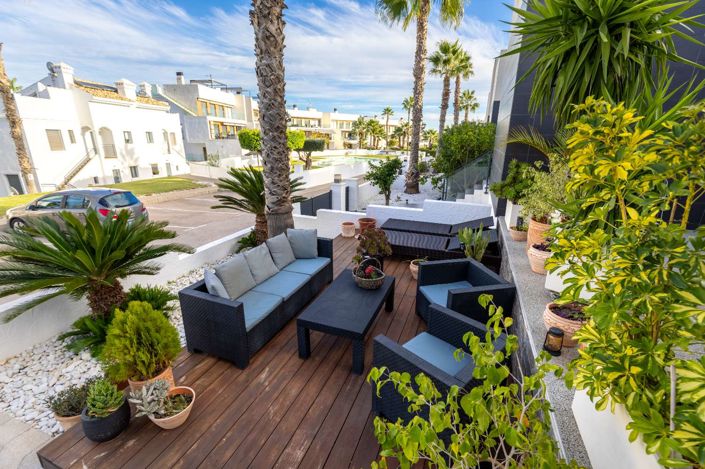 Image No.2-3 Bed Villa for sale