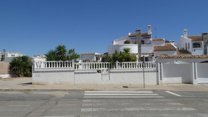Image No.3-4 Bed Villa for sale