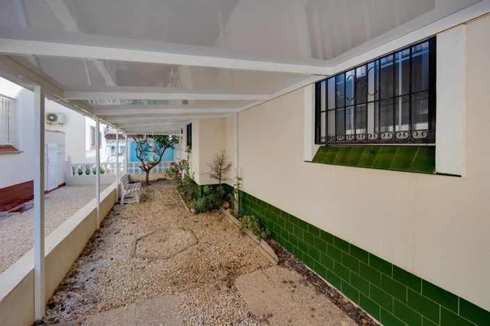 Image No.12-3 Bed Townhouse for sale