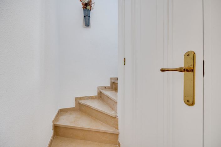 Image No.35-3 Bed Townhouse for sale