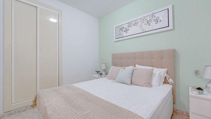 Image No.21-2 Bed Townhouse for sale