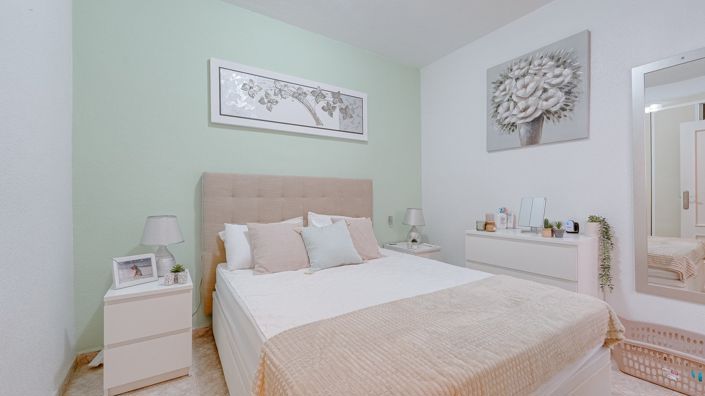 Image No.22-2 Bed Townhouse for sale