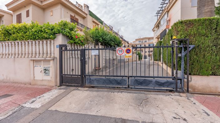 Image No.6-2 Bed Townhouse for sale