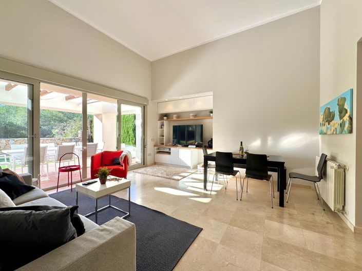 Image No.2-3 Bed Villa for sale