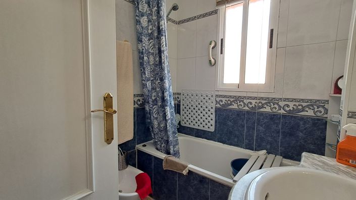 Image No.15-2 Bed Townhouse for sale