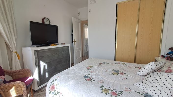 Image No.25-2 Bed Townhouse for sale