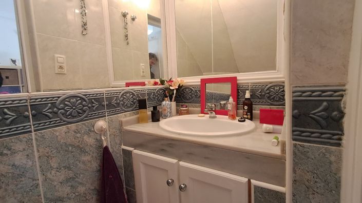 Image No.9-2 Bed Townhouse for sale