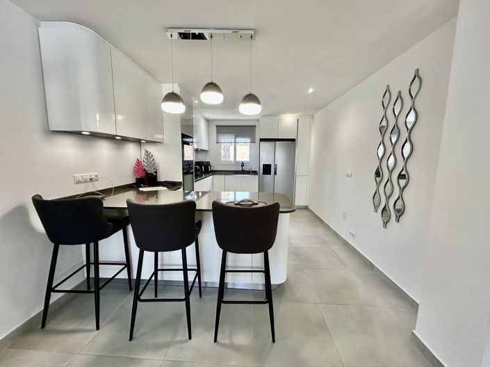 Image No.13-6 Bed Villa for sale