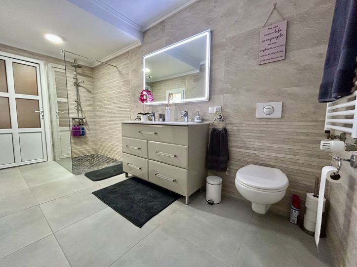 Image No.31-6 Bed Villa for sale