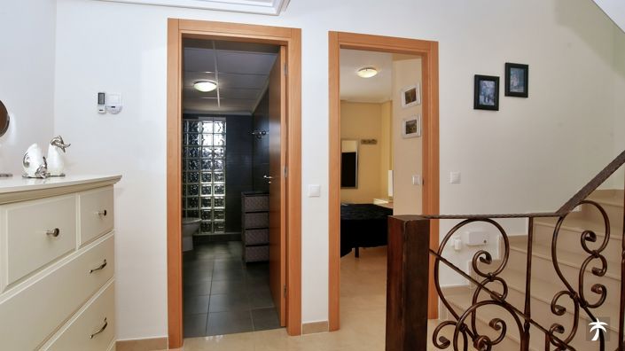 Image No.15-3 Bed Townhouse for sale