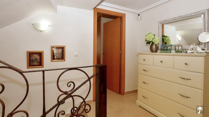 Image No.16-3 Bed Townhouse for sale