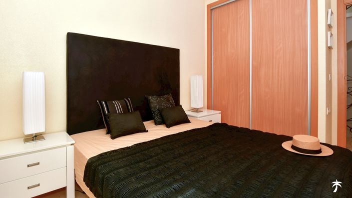 Image No.18-3 Bed Townhouse for sale