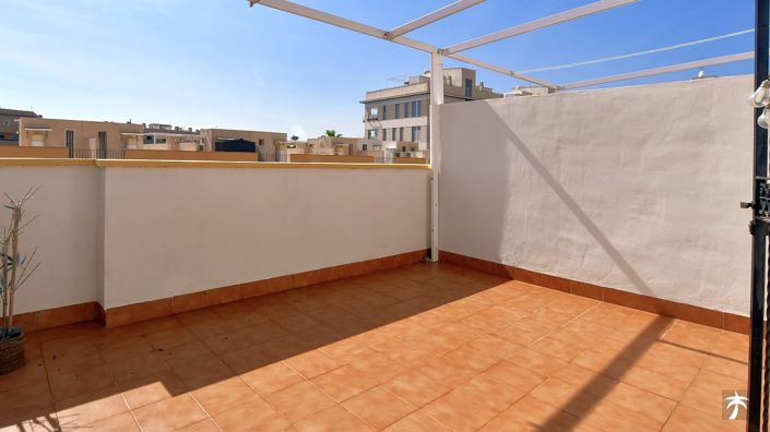 Image No.24-3 Bed Townhouse for sale