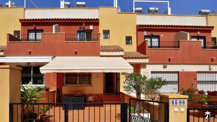 Image No.27-3 Bed Townhouse for sale