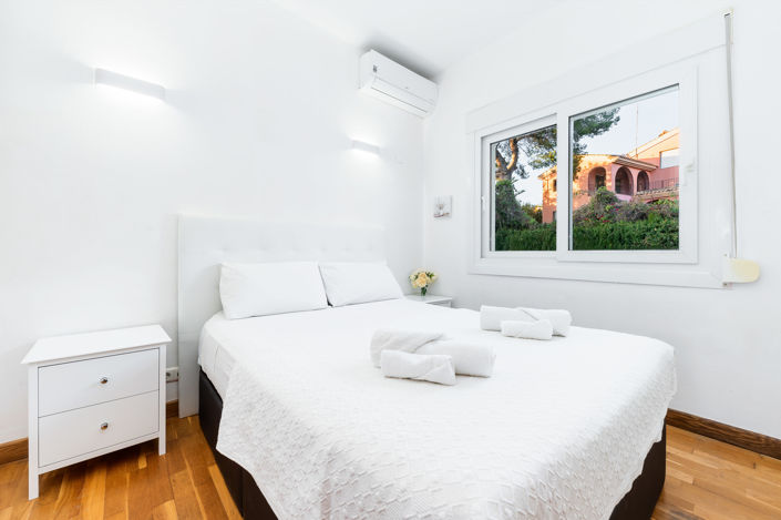 Image No.20-7 Bed Villa for sale