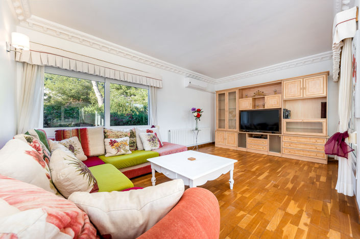 Image No.8-7 Bed Villa for sale