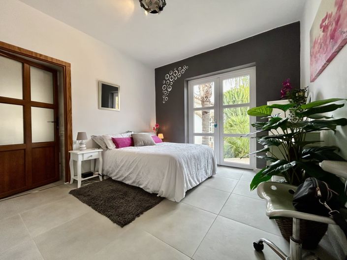 Image No.16-6 Bed Villa for sale