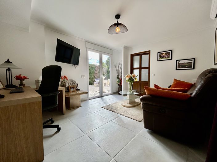 Image No.18-6 Bed Villa for sale