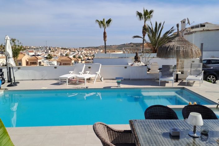 Image No.2-6 Bed Villa for sale