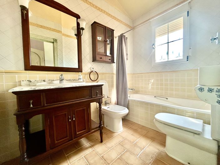 Image No.22-6 Bed Villa for sale