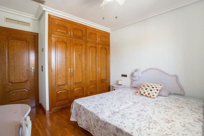 Image No.31-5 Bed Villa for sale