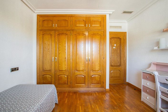 Image No.32-5 Bed Villa for sale