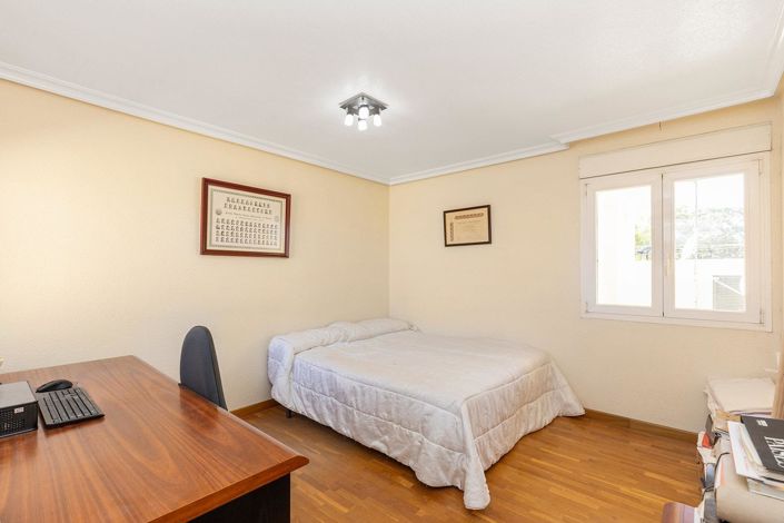 Image No.41-5 Bed Villa for sale