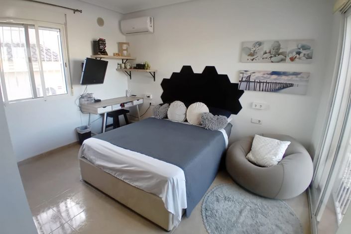 Image No.9-4 Bed Villa for sale