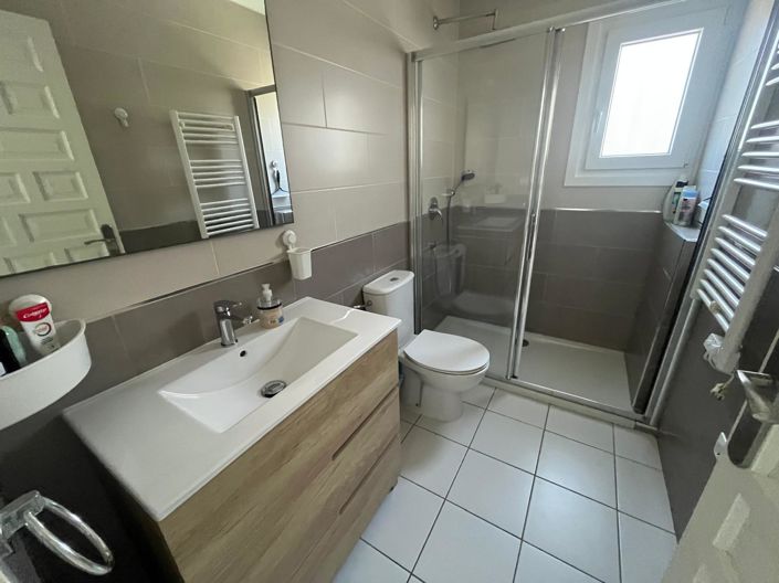 Image No.13-2 Bed Townhouse for sale