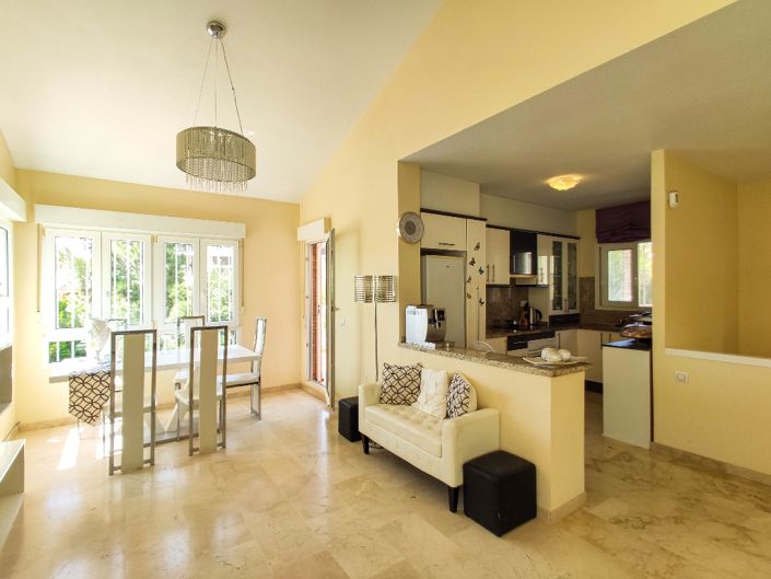 Image No.10-4 Bed Villa for sale