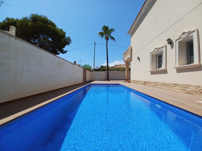 Image No.9-Villa de 5 chambres à vendre à Cabo Roig