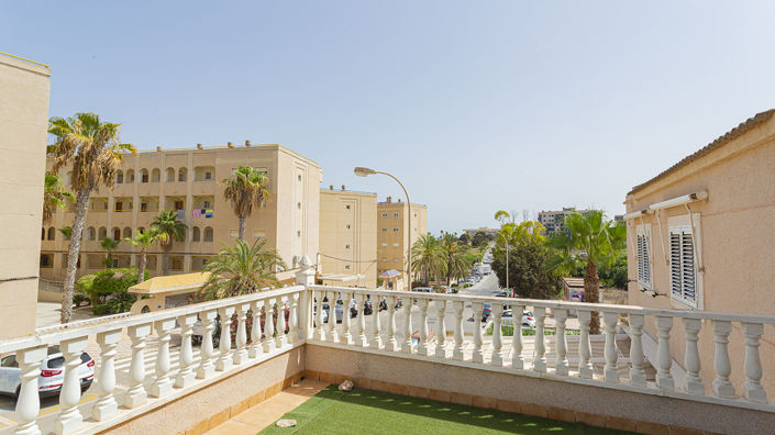 Image No.24-3 Bed Townhouse for sale