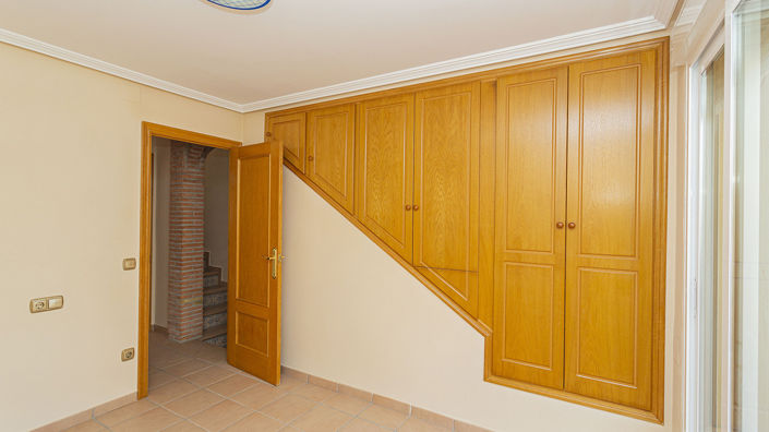 Image No.26-3 Bed Townhouse for sale