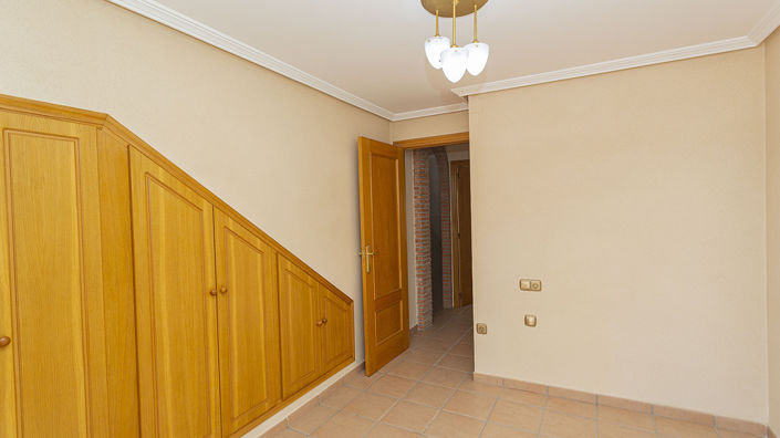 Image No.36-3 Bed Townhouse for sale