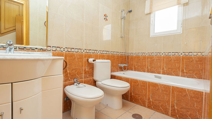 Image No.43-3 Bed Townhouse for sale