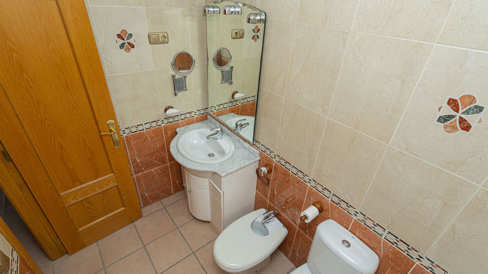 Image No.45-3 Bed Townhouse for sale