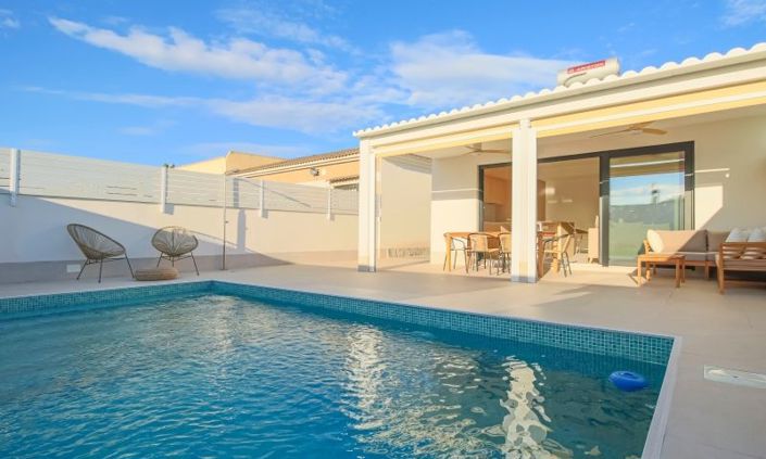 Image No.2-3 Bed Villa for sale