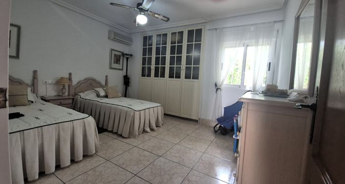 Image No.15-4 Bed Villa for sale