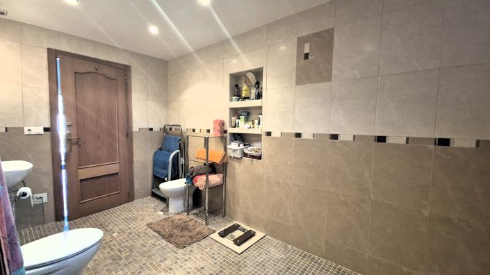Image No.25-4 Bed Villa for sale