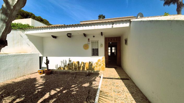 Image No.3-4 Bed Villa for sale