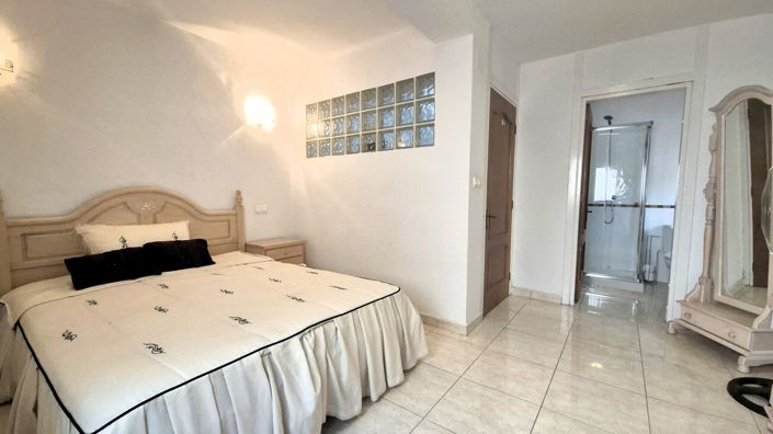 Image No.8-4 Bed Villa for sale