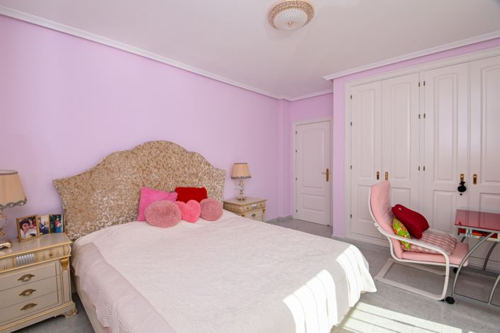 Image No.17-4 Bed Villa for sale