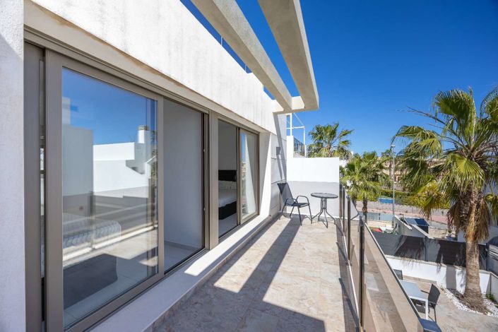 Image No.24-3 Bed Villa for sale