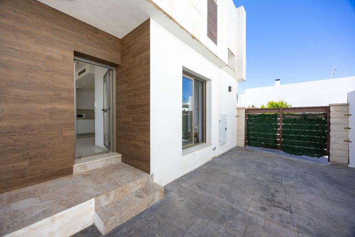 Image No.31-3 Bed Villa for sale
